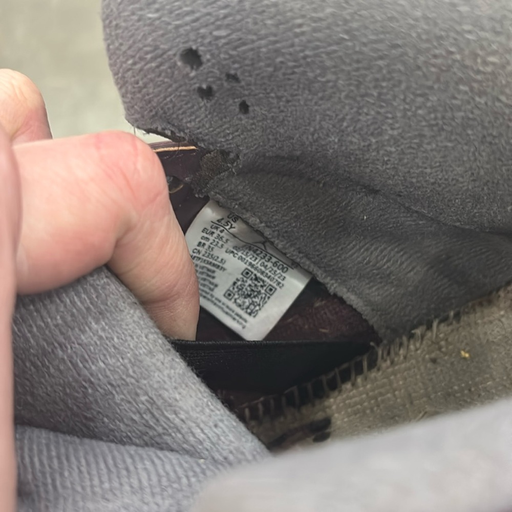 Jordan 5 Maroon Kids size 4.5